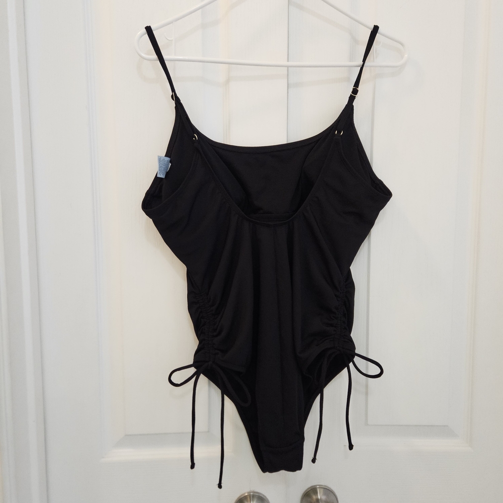 Shade & Shore Ribbed Adjustable Drawstring Medium Coverage One Piece Swimsuit - Picture 5 of 7